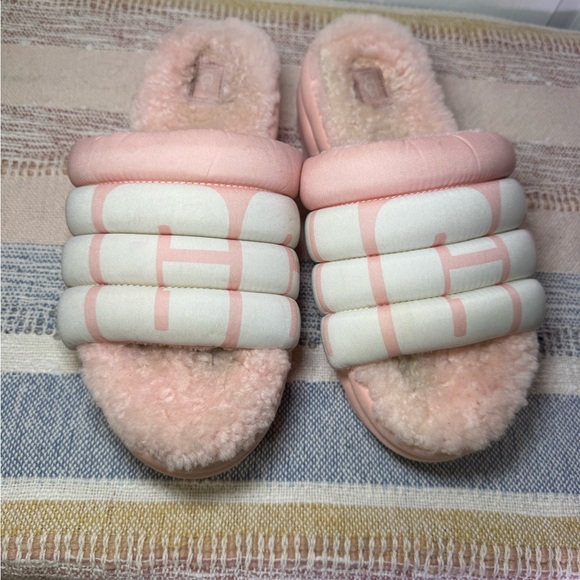 UGG Pink and White Women's Slippers - Picture 5 of 8